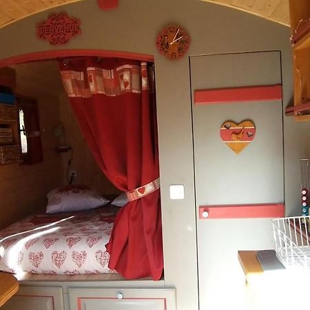 Roulotte Romantique Chauffee En Cevennes Monteils (Gard) Exterior foto